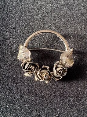Silver Rose Trio Floral Brooch - Elegant Women’s Jewelry